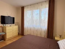 окно в комнате