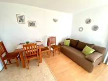 Julia Family Apartment | Двухкомнатная квартира: гостинная, кухня