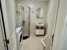 ванная комната с душевой кабиной