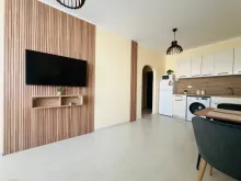 телевизор на стене