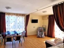 Flores Park | Трёхкомнатная квартира: гостиная, кухня