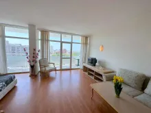 Nirvana Grand Hotel | Апартамент: гостиная, кухня