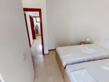 две кровати