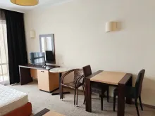обеденный стол
