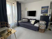 Villa Briz | Двухкомнатная квартира с ремонтом: гостиная, кухня