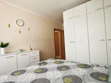 шкаф и кровать