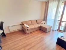 диван в гостиной