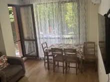 окно в комнате