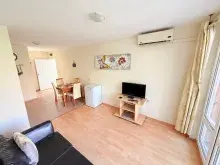 Nessebar Fort Club | Трёхкомнатная квартира у моря: гостинная, кухня
