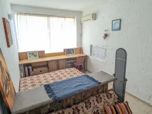 окно в комнате