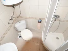 ванная комната с туалетом