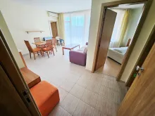 Pollo Resort | Трёхкомнатная квартира : гостиная, кухня