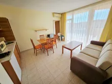Pollo Resort | Трёхкомнатная квартира : гостиная, кухня