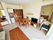 Pollo Resort | Трёхкомнатная квартира : гостиная, кухня