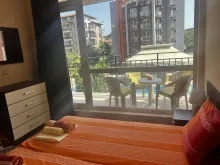 окно в комнате