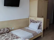 телевизор на стене