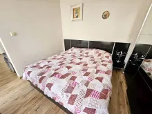 двухспальная кровать