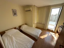 две кровати