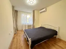 двухспальная кровать