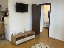 телевизор на стене