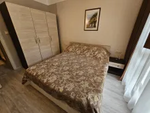 шкаф и кровать
