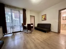 окно в комнате