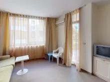 окно в комнате