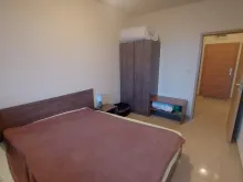 кровать в спальне