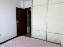 шкаф и кровать