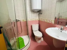 душевая кабина в ванной комнате