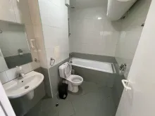 ванная комната с туалетом