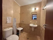 ванная комната с туалетом