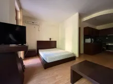 двухспальная кровать в квартире