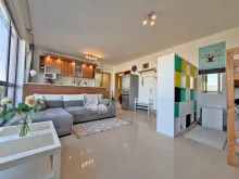 Villa Discovery | Двухкомнатная квартира у моря — простор, комфорт и вид на город