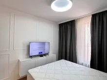 двухспальная кровать