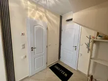 пойти в квартиру