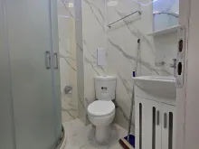 ванная комната с душевой кабиной