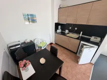 стол и кухонная мебель
