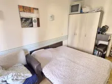 шкаф и кровать