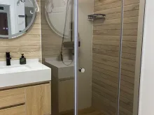 душевая кабина в ванной