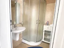 Совмещенный санузел с душевой кабиной