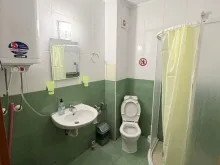 Совмещенный санузел с душевой кабиной
