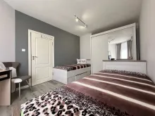двекровати в комнате