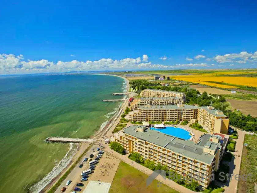 Вид на море и комплекс с воздуха