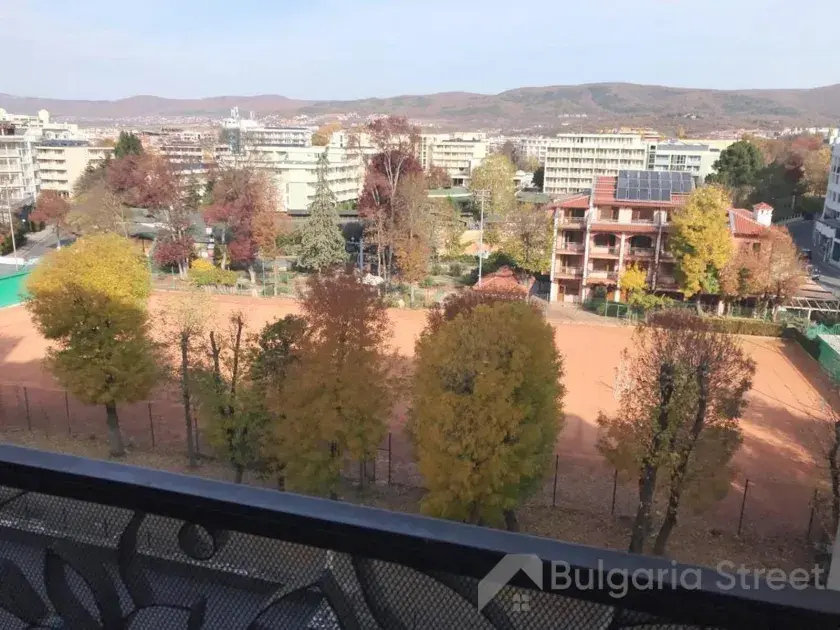 балкон с видом на горы