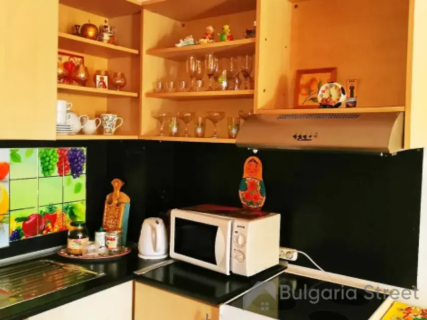 встроенная кухня в гостиной