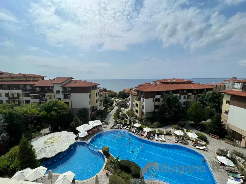 красивая территория комплекса