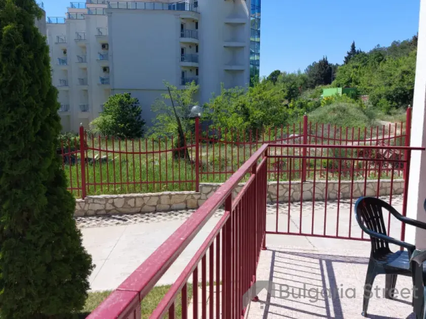 вид на территорию комплекса