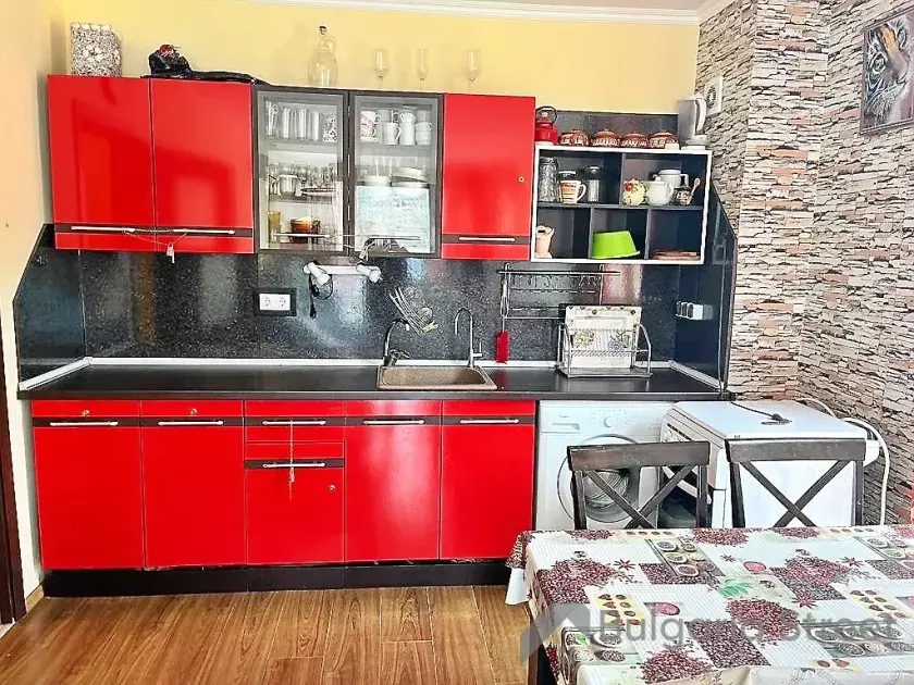 гостиная с кухонным боксом