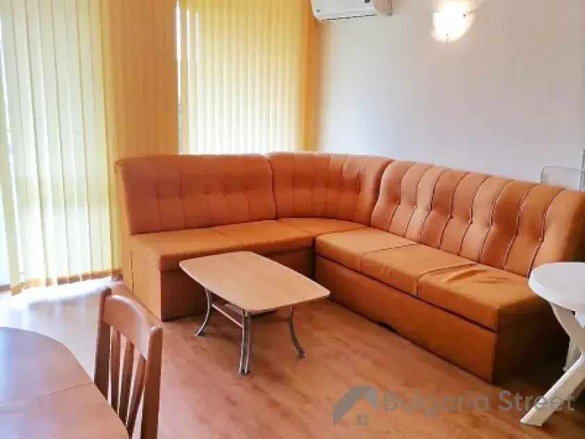 диван в квартире